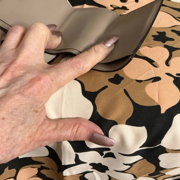 FENDI Tri-fold Compact Wallet - Picture 4 of 10